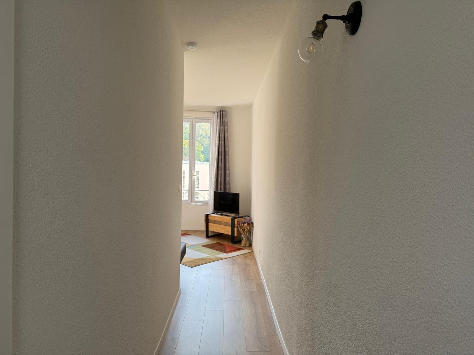 Appartement Le Madargue Idealement Place Châtel-Guyon Exteriér fotografie