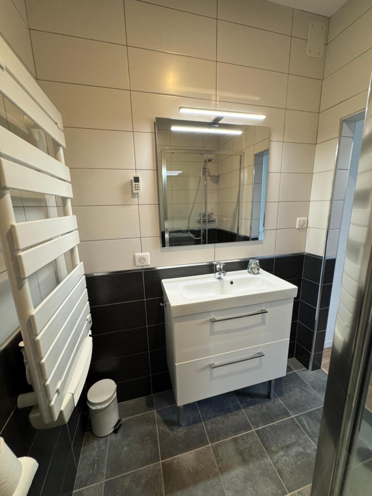 Appartement Le Madargue Idealement Place Châtel-Guyon Exteriér fotografie