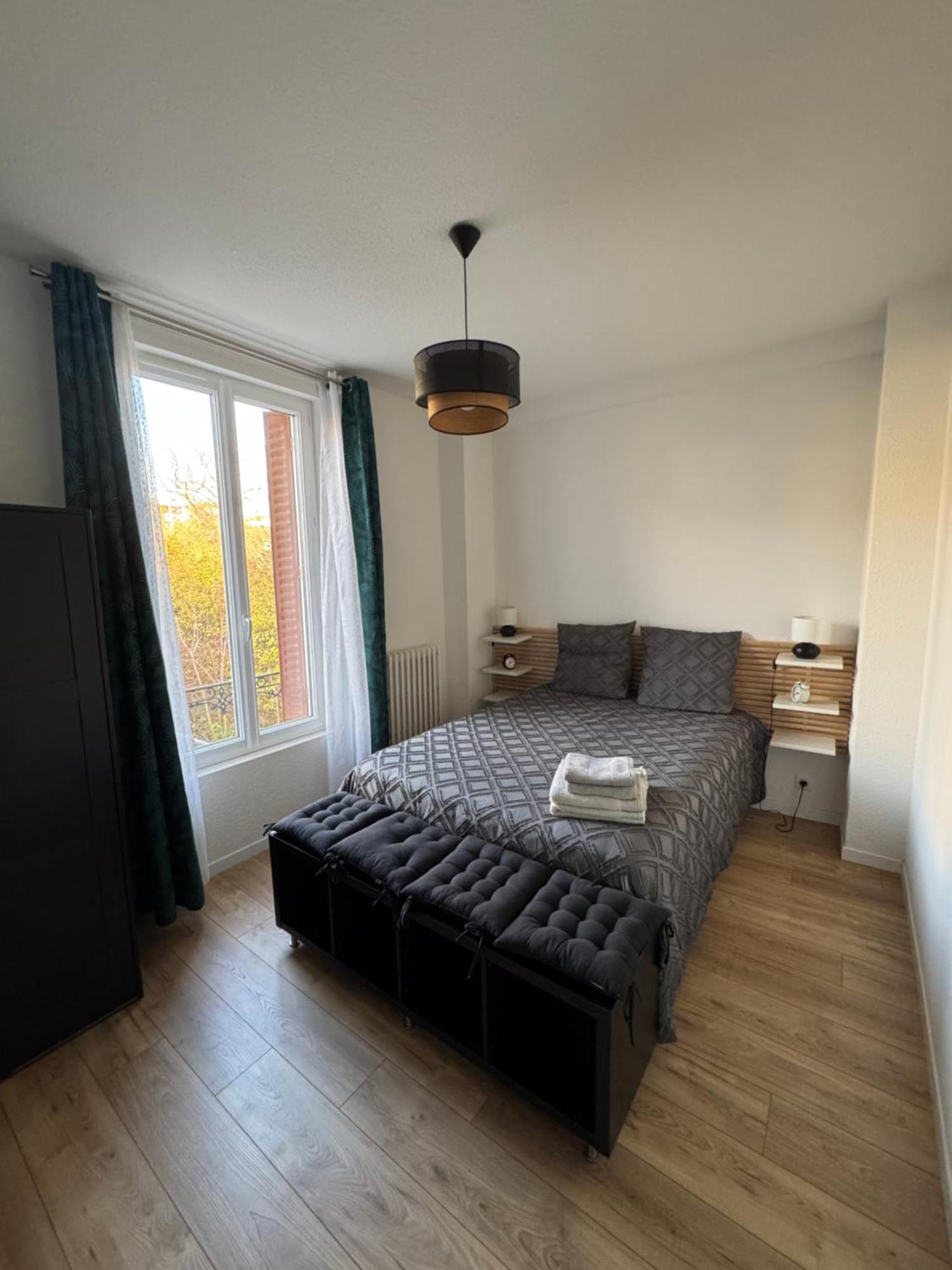 Appartement Le Madargue Idealement Place Châtel-Guyon Exteriér fotografie