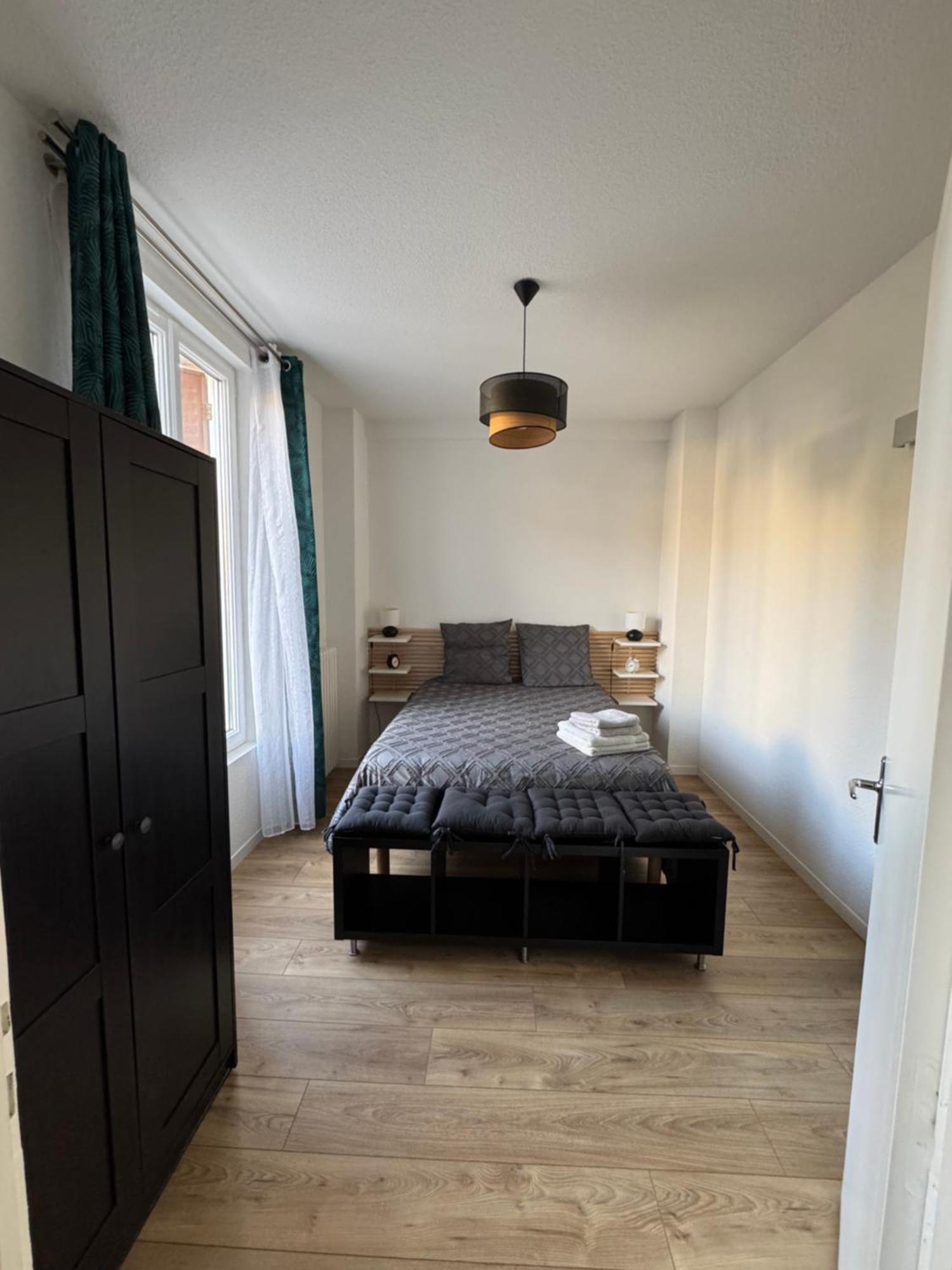 Appartement Le Madargue Idealement Place Châtel-Guyon Exteriér fotografie